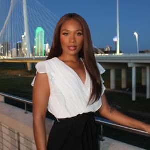 Meet your Posher, Ava